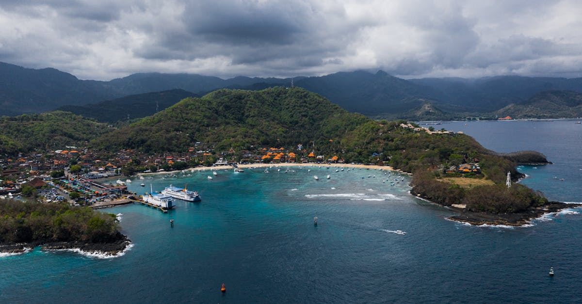 Analyzing Customer Interaction and Service Efficiency in Gold Coast Restaurants